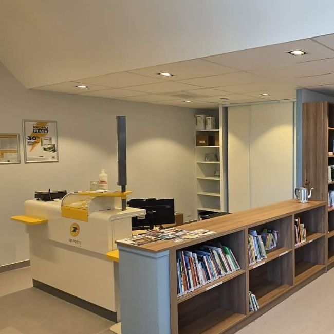 Installation de l’agence postale communale/bibliothèque dans ses nouveaux locaux